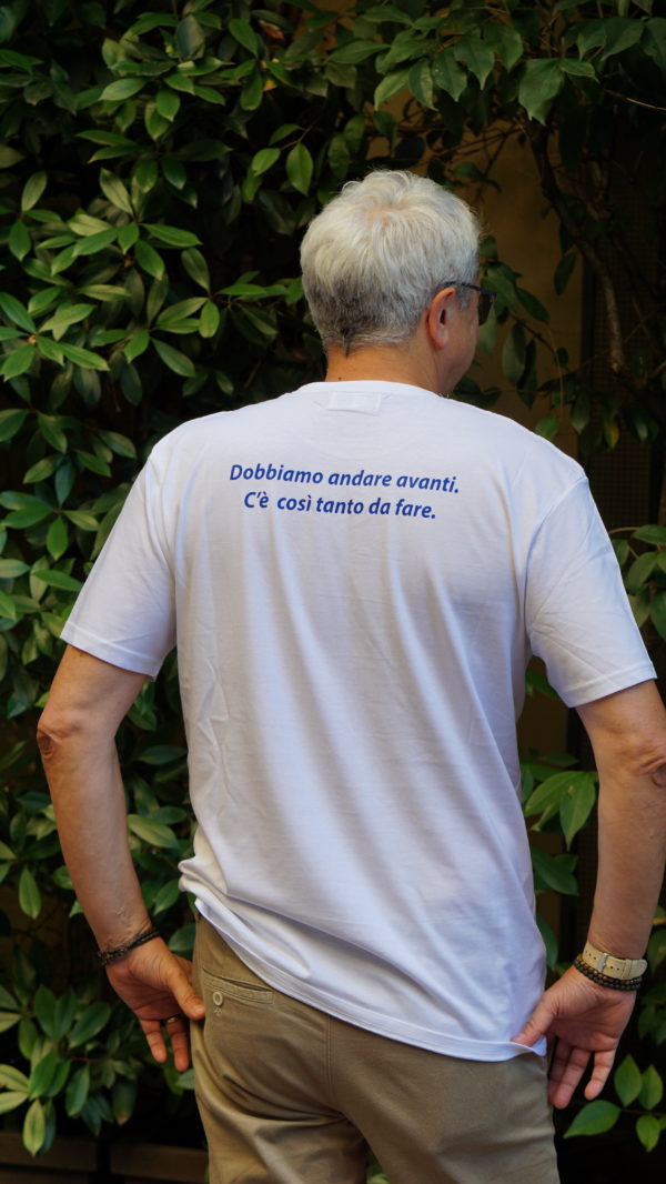 T-shirt "Dobbiamo andare avanti. C'è così tanto da fare." - immagine 4