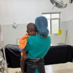 Serpenti, bufali e doni: Elisa a Kalongo